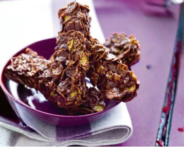 Cornflakesbarer med chokolade og skumfiduser