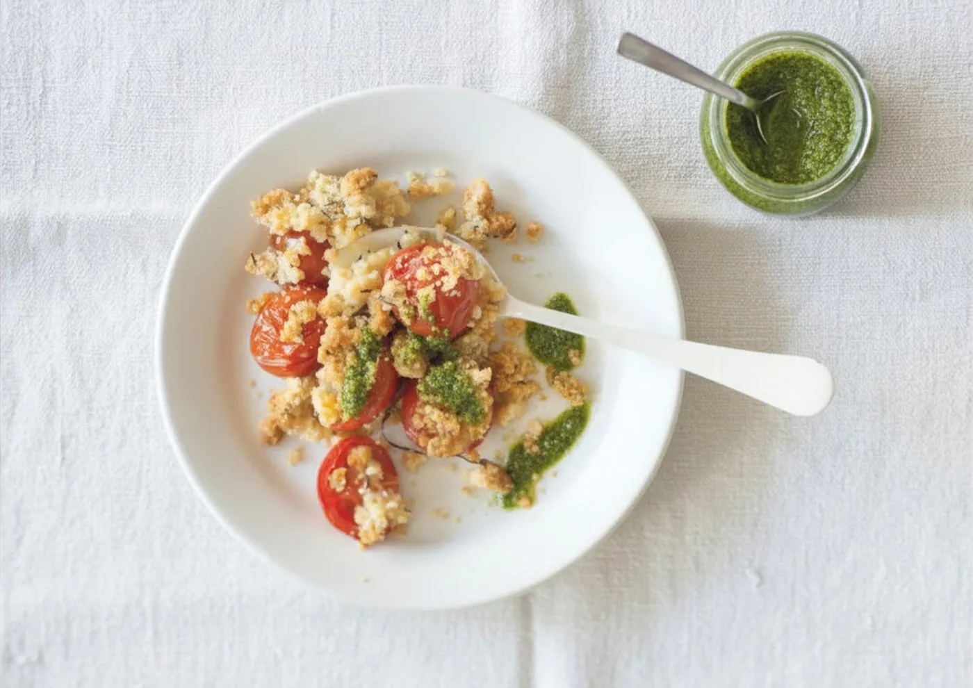 Crumble de tomates cerises au pesto