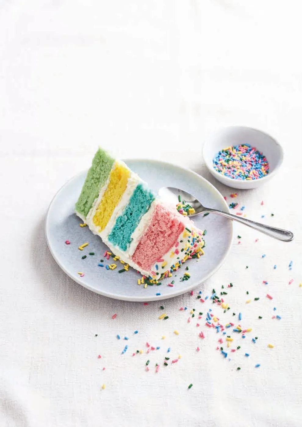 Kue Ulang Tahun Pelangi Berlapis