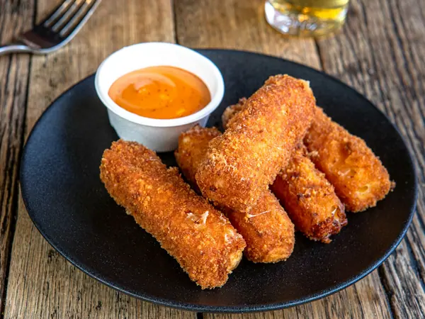 Sprøde grøntsagsstave med parmesan