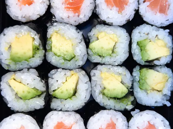 Maki med laks og nori