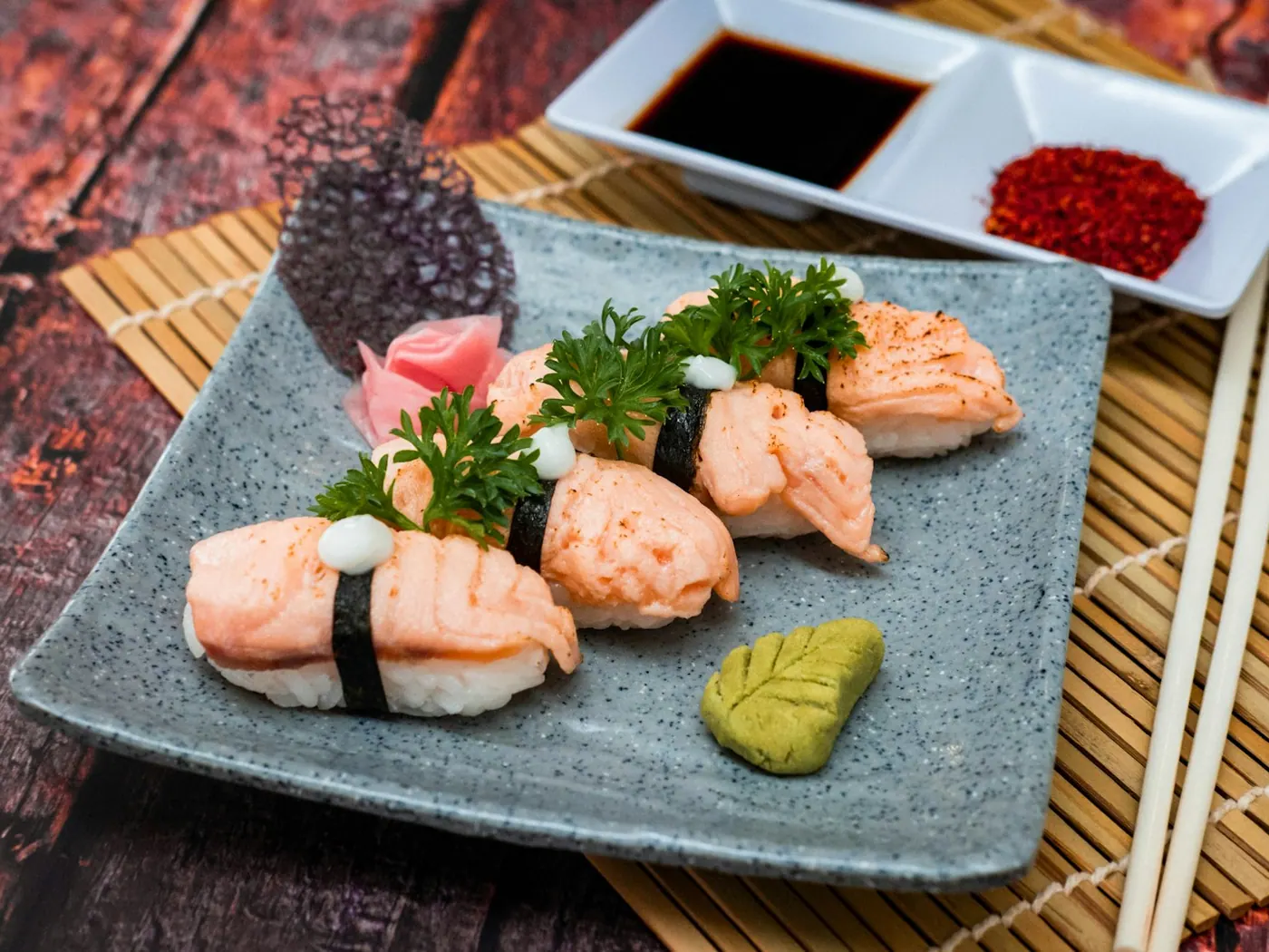 Nigiri mit Räucherlachs