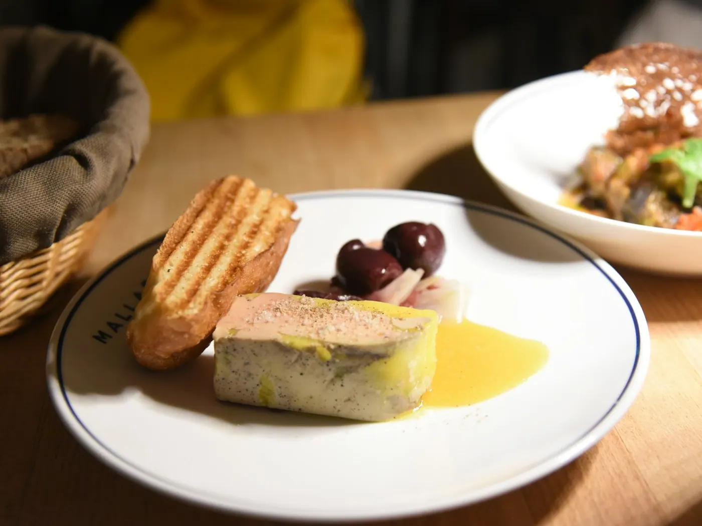 Kon Brick Rangup dengan Foie Gras dan Chutney