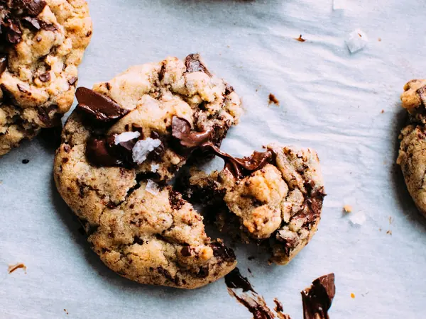 Cookies med chokoladestykker