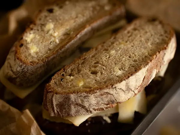 Käse-Kreuzkümmel-Brot
