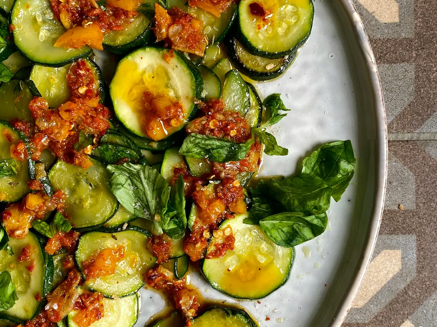 Zucchini mit Mandeln und Chorizo
