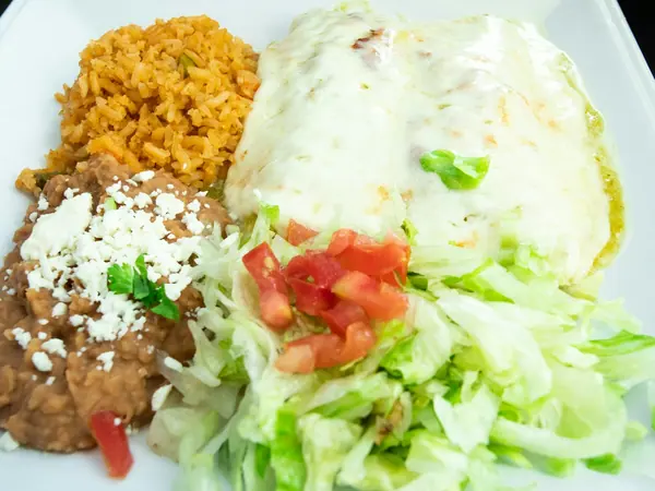 Enchiladas verdes di pollo con riso messicano