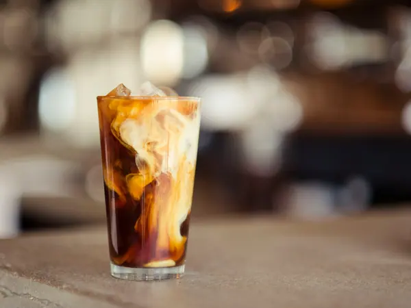 Affogato de cold brew con helado casero