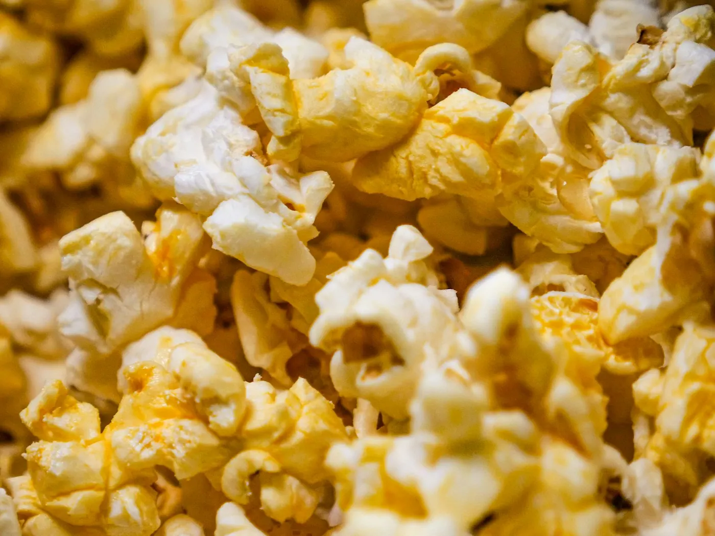 Popcorn al curry e lime
