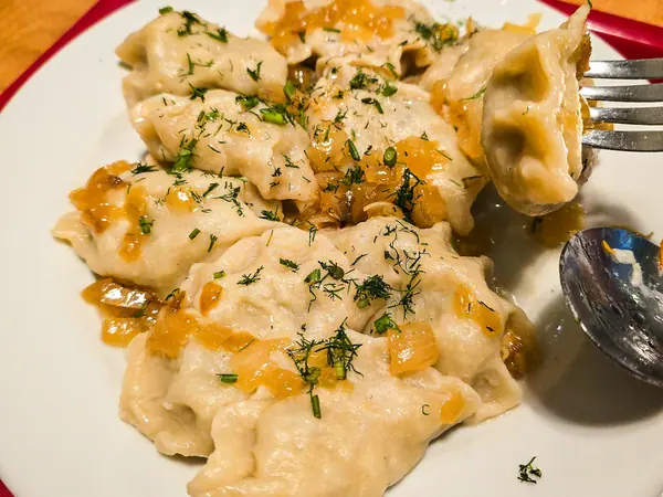 Pierogi facili con patate e cheddar