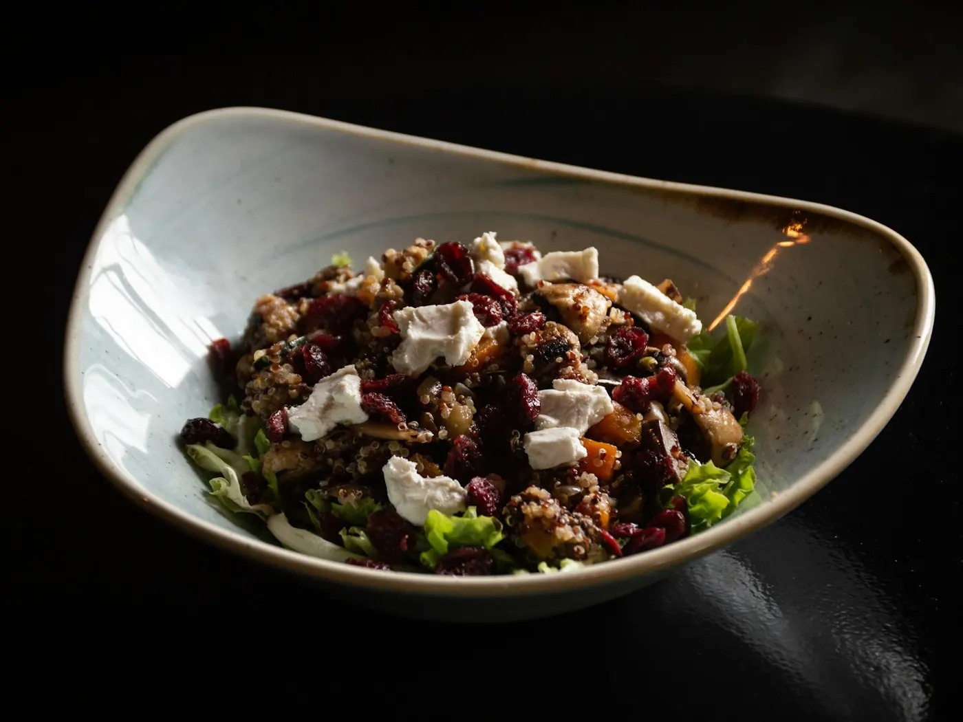 Salad Farro dengan Vinaigrette Delima