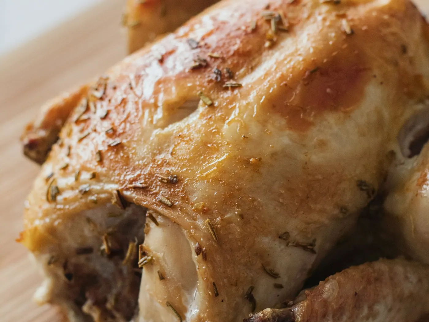 Sformato di pane all'aglio e pollo