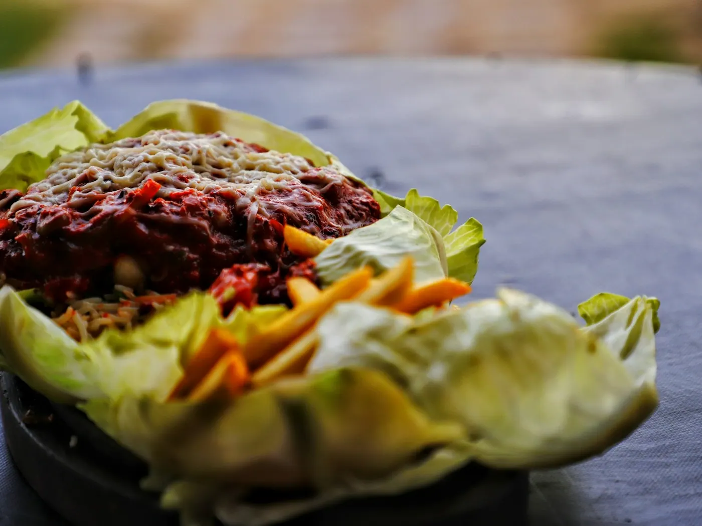 Cheddarsliders i salatblade