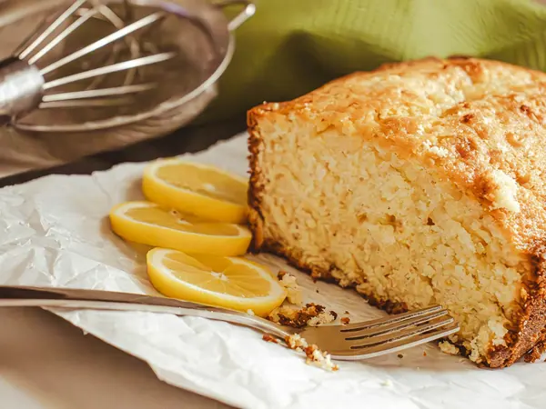 Zitronen-Olivenöl-Kuchen mit Mascarponecreme