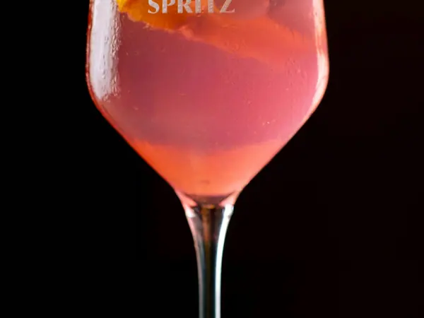 Mango-roseespritzer