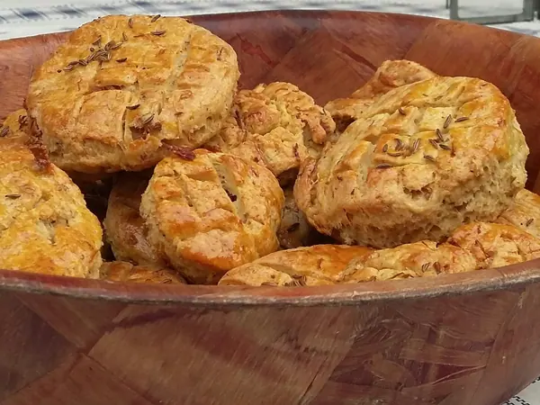 Semur Sapi dengan Biskuit Cheddar