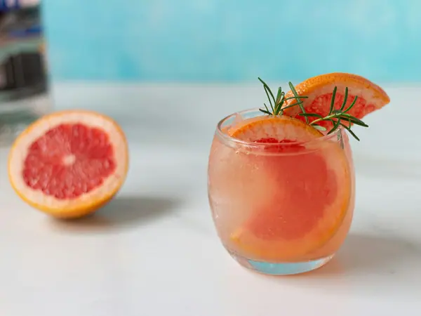 Paloma de limonada rosa