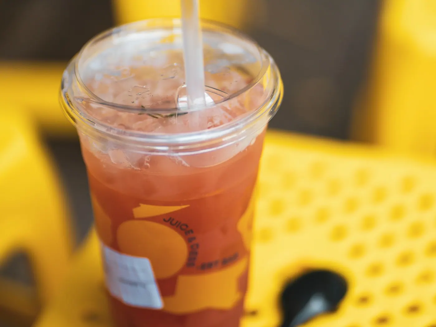 Minuman Segar Bunga Raya dan Sitrus