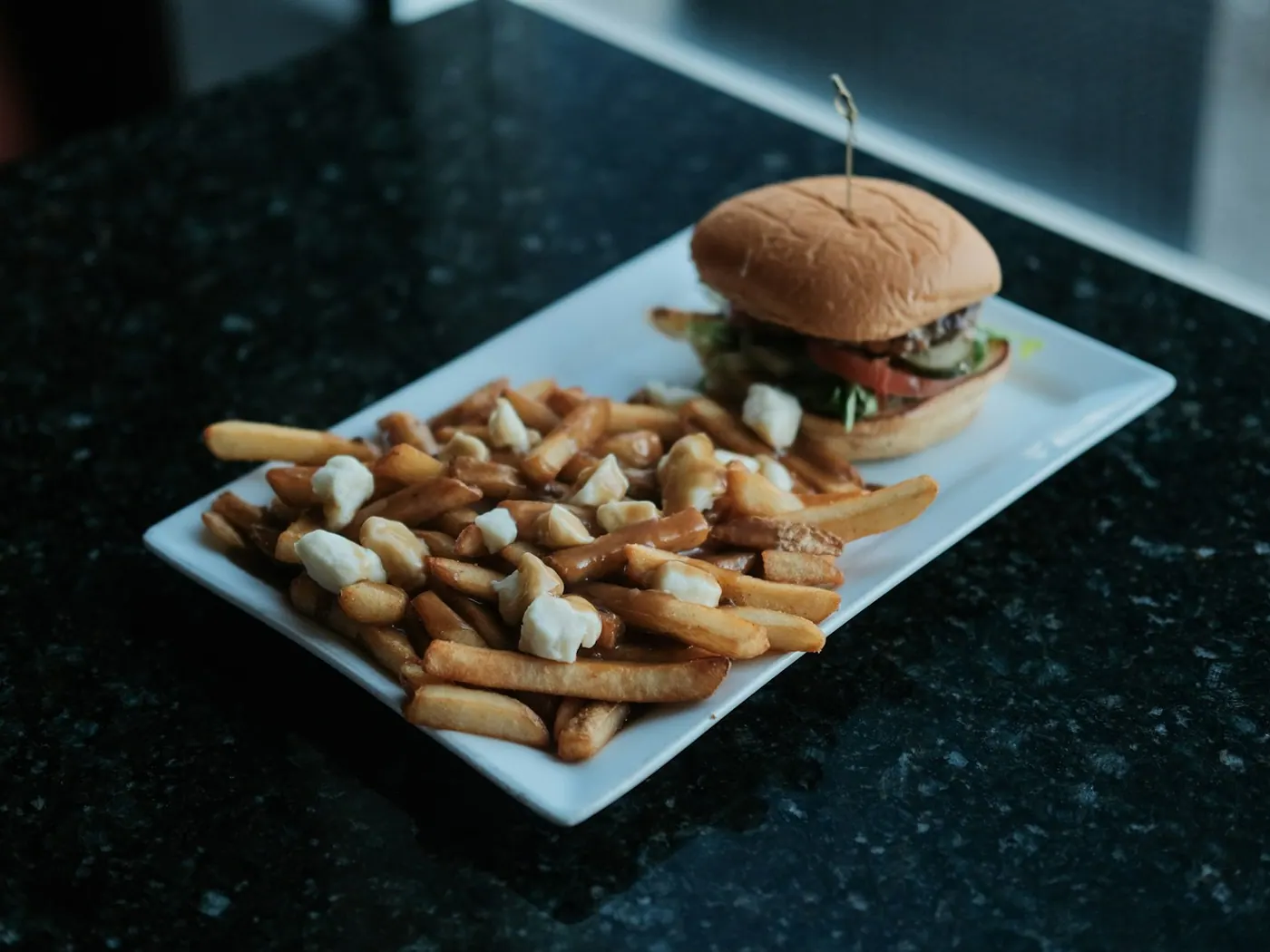 Poutine mit Ofen-Pommes