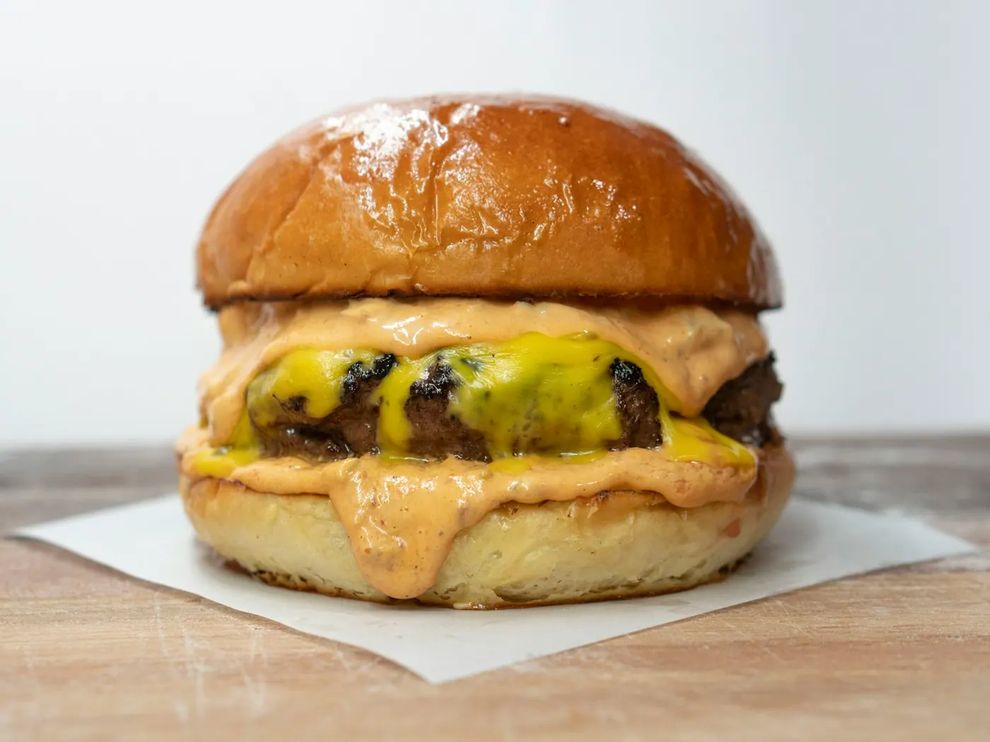 Tuliset chipotle-kaneliburgerit