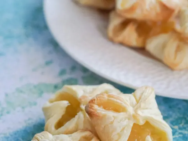 Ravioli Pastri Puff Manis