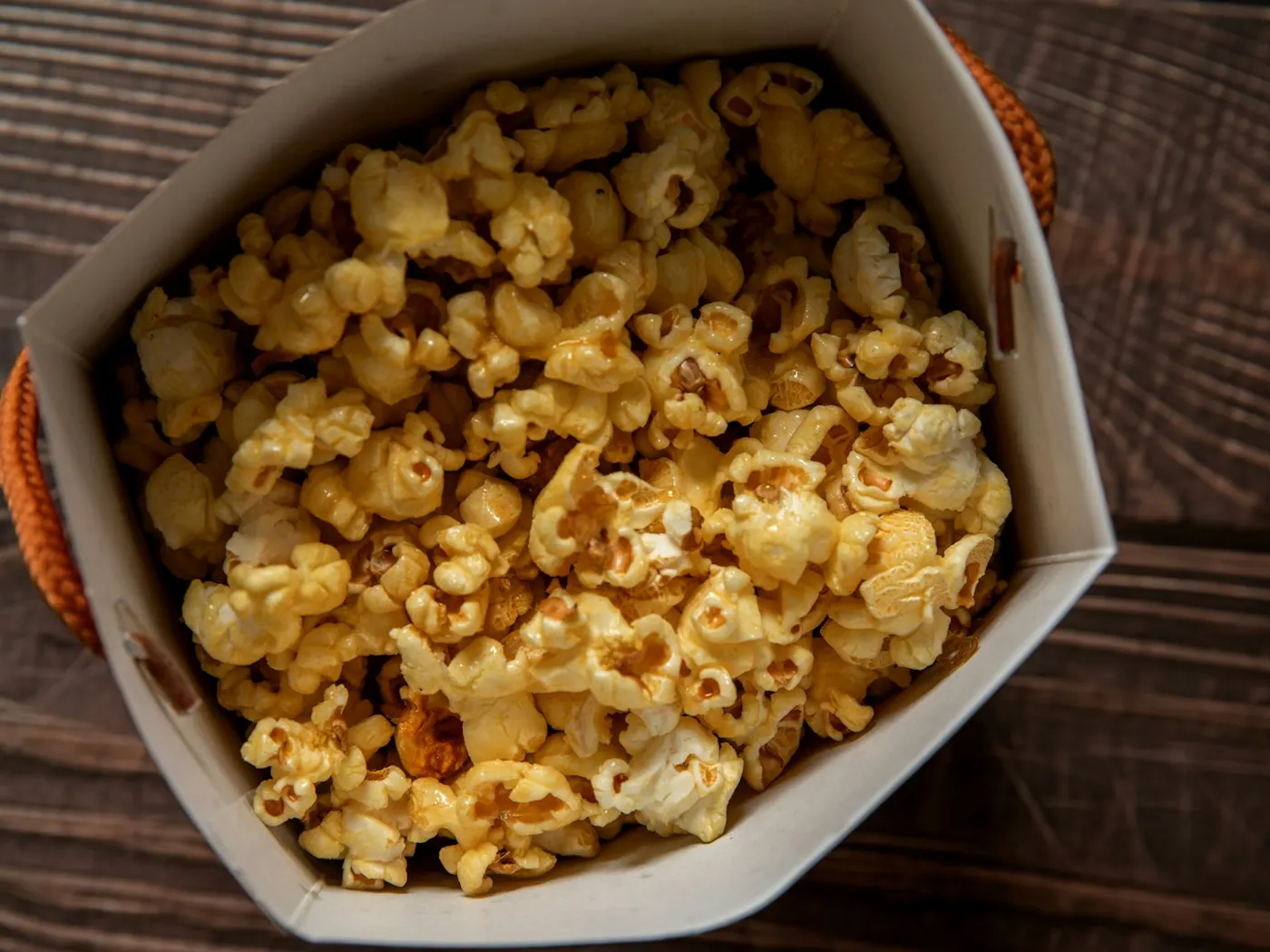 Tulinen popcorn