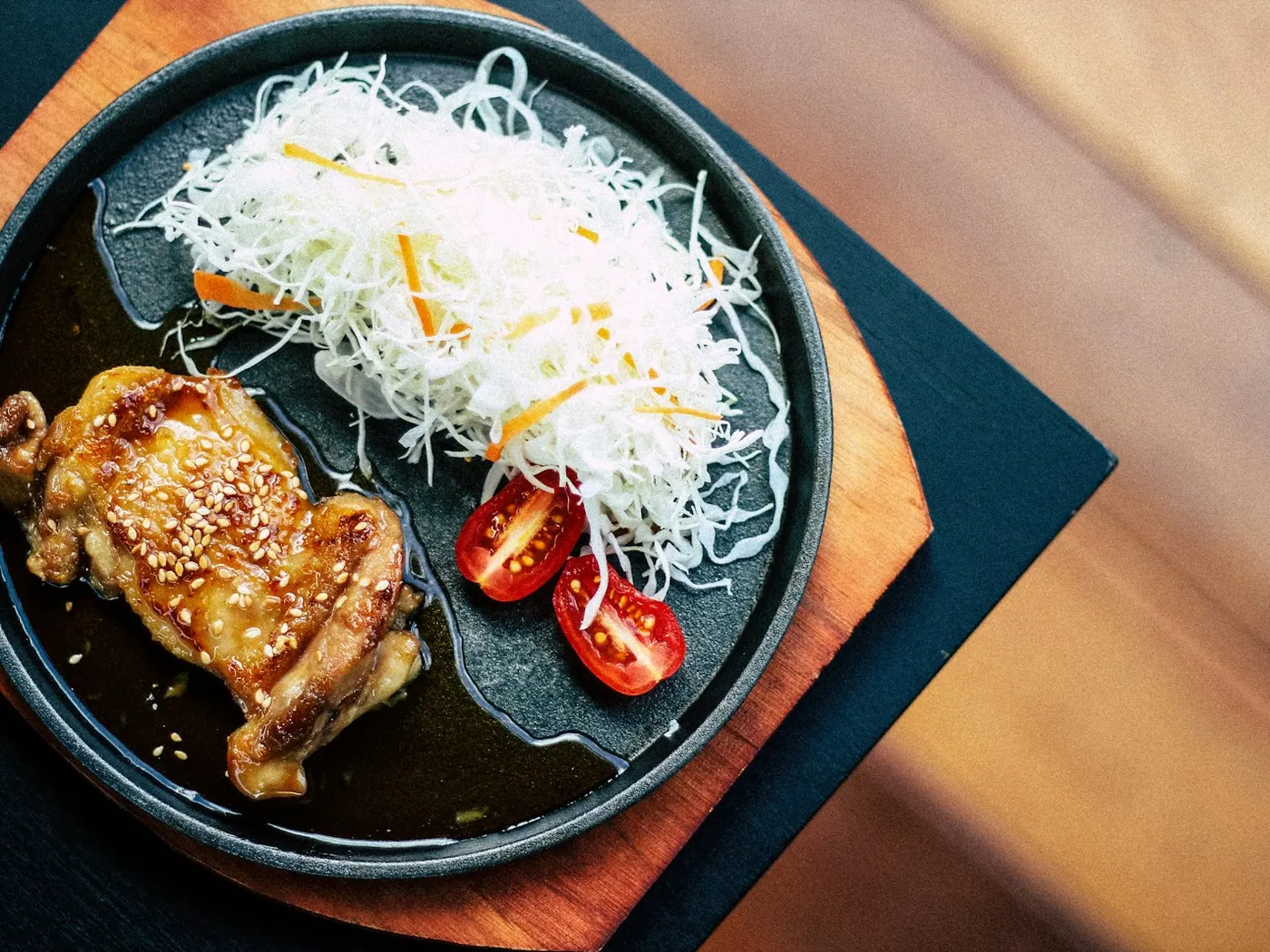 Pollo teriyaki deshebrado