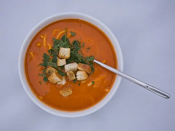 Zuppa di vermicelli al pomodoro