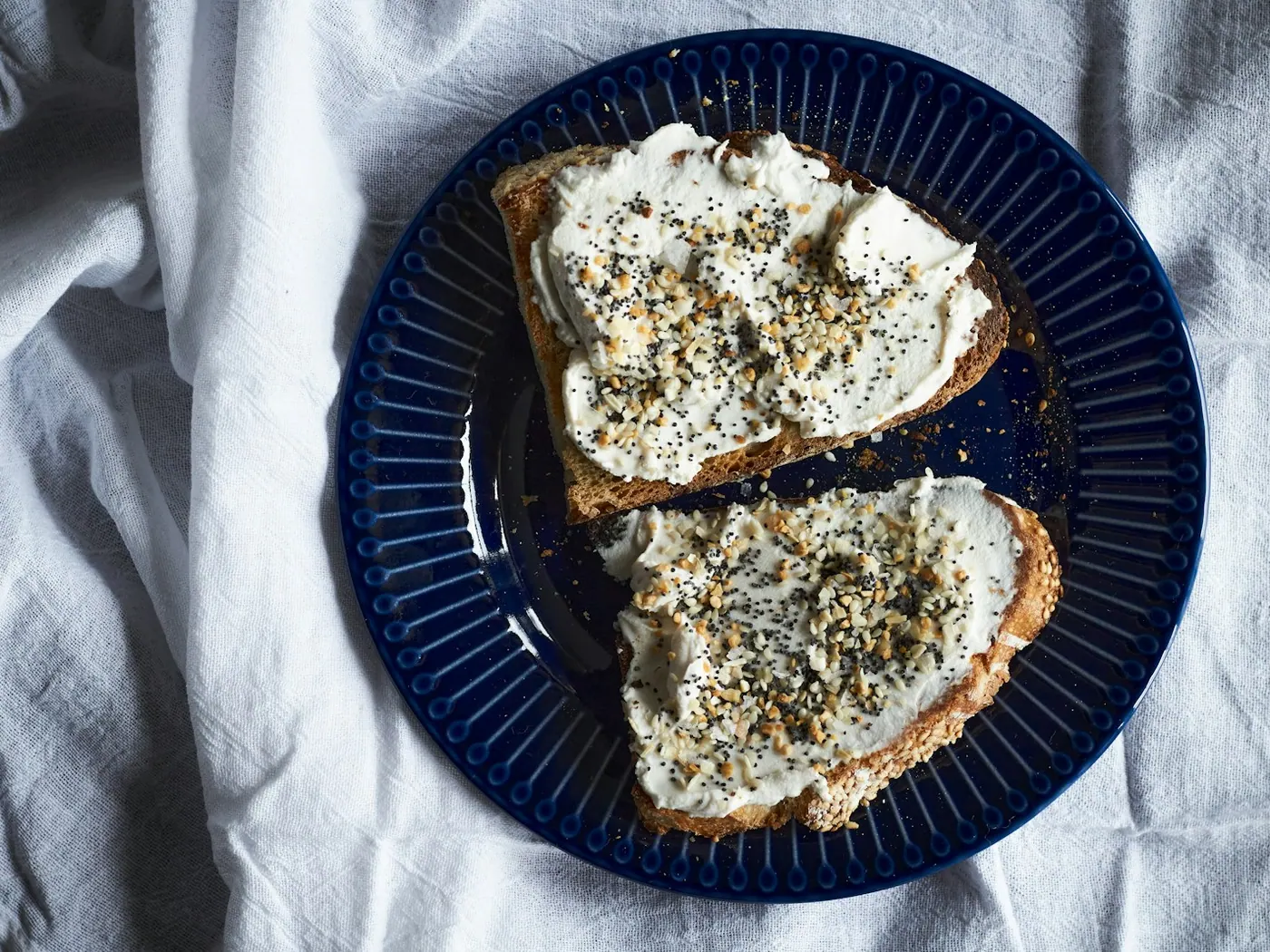 Vegane Pizza mit Cashew-Ricotta